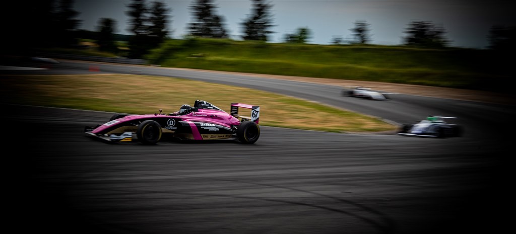 Jonas Lindhard Nielsen var suveræn i heat 2
(Foto: Renault Formel 4 DK)